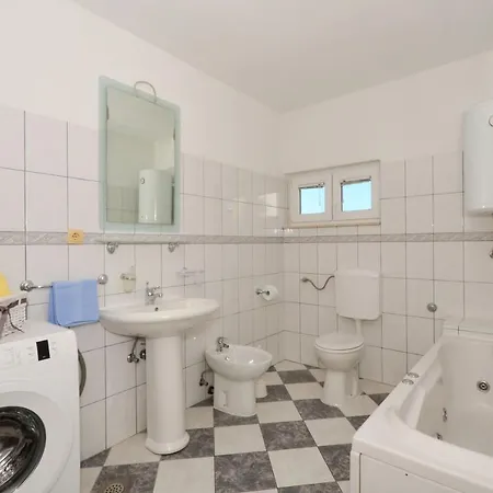 Pitesa Apartman *