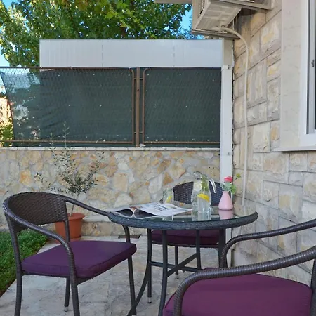 Pitesa Apartman *