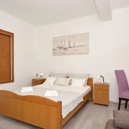 Pitesa Apartman *