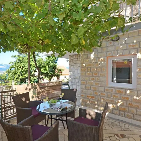 Pitesa Apartman *