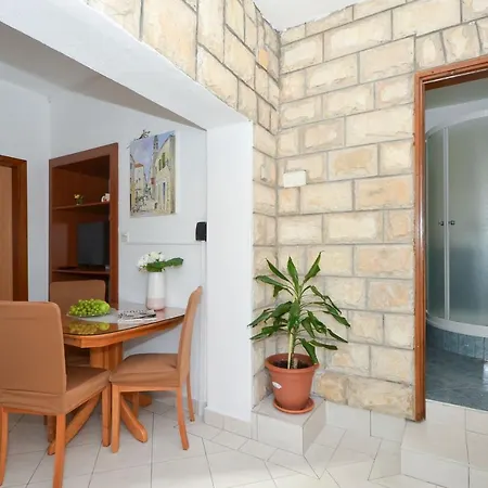 Pitesa Apartman *