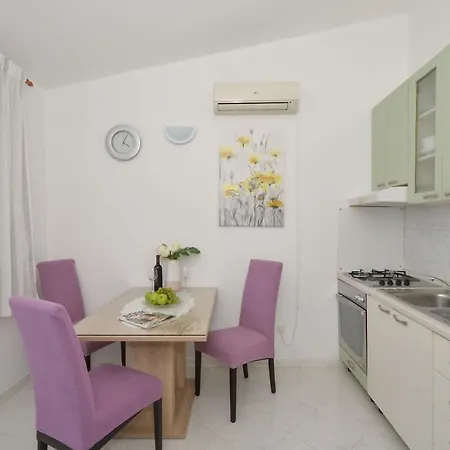 Appartement Pitesa *