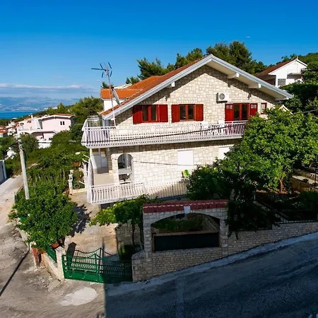 Pitesa Apartman *